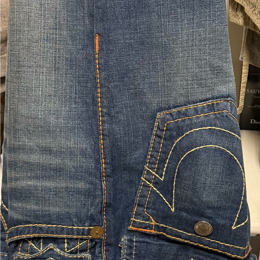 True Religion - Picture 2 of 3
